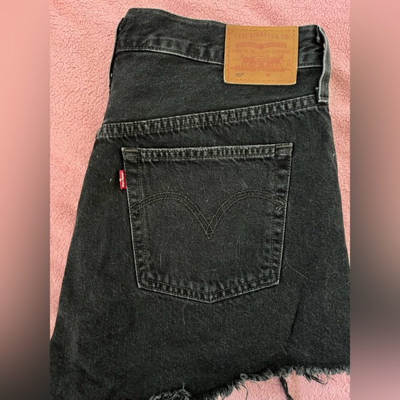 Woman’s Black Denim 501 Levi’s Shorts - Picture 7 of 10